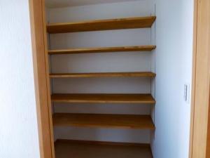 ☆可動棚のある納戸