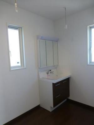 洗面台と室内干し（２階）