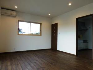 木の温もり-パイン無垢フロアー-