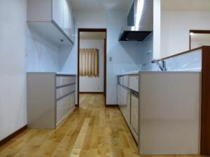 キッチンから洋室へのつながり