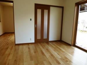 リビング-さくら無垢フロアー-