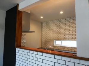 タイルを貼ったキッチン