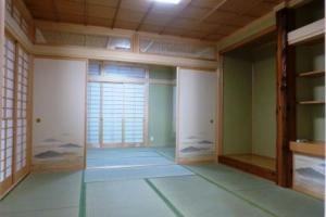 真壁、塗り壁、欄間や竿縁天井のある和室