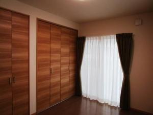 収納をたっぷり設けました