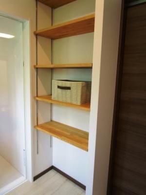 洗面室背面収納