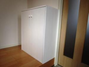 玄関ホールに手づくりの収納棚♪