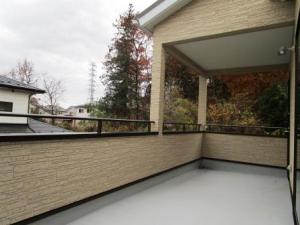 ２階リビングからバルコニーへ出られます