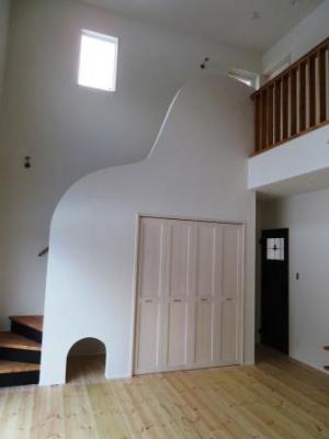 吹抜けになった大空間リビング