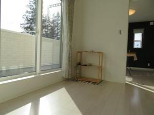 ２階のホールは室内干しができる便利な空間